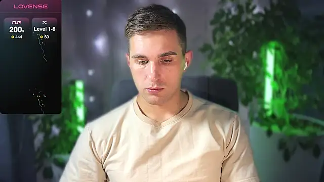 Snapshot of Sweeet__boy chatting on March 2025 08:16:02 PM Sweeet boy online show from March 2025 08:16:02 PM