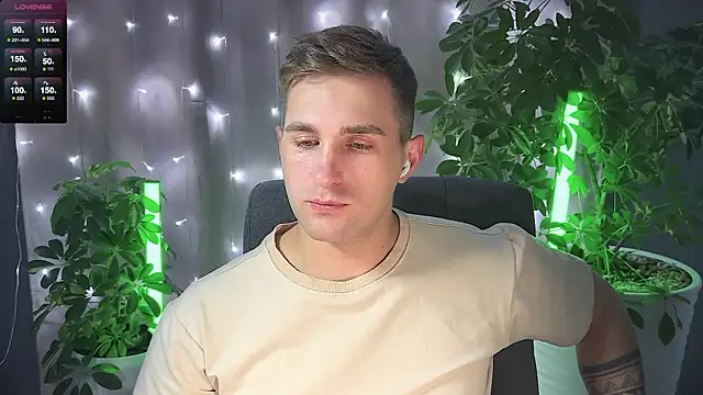 Snapshot of Sweeet__boy chatting on March 2025 05:11:02 PM Sweeet boy online show from March 2025 05:11:02 PM