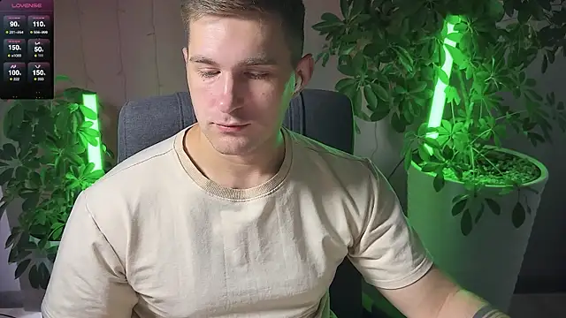 Snapshot of Sweeet__boy chatting on March 2025 09:13:02 AM Sweeet boy online show from March 2025 09:13:02 AM