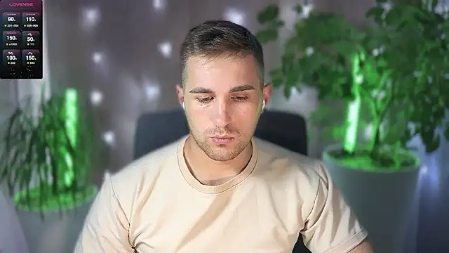 Snapshot of Sweeet__boy chatting on March 2025 12:47:02 PM Sweeet boy online show from March 2025 12:47:02 PM