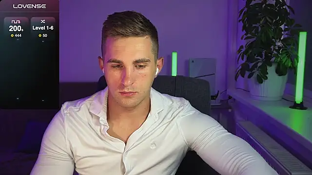 Snapshot of Sweeet__boy chatting on September 2025 01:33:02 PM Sweeet boy online show from September 2025 01:33:02 PM