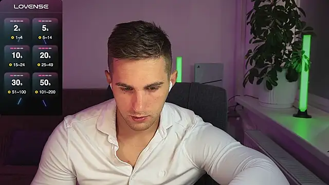 Snapshot of Sweeet__boy chatting on September 2025 09:09:01 AM Sweeet boy online show from September 2025 09:09:01 AM