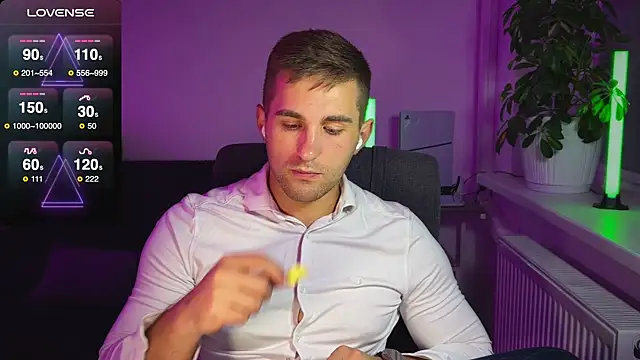 Snapshot of Sweeet__boy chatting on September 2025 05:35:01 PM Sweeet boy online show from September 2025 05:35:01 PM