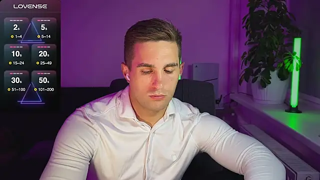 Snapshot of Sweeet__boy chatting on September 2025 04:30:01 PM Sweeet boy online show from September 2025 04:30:01 PM