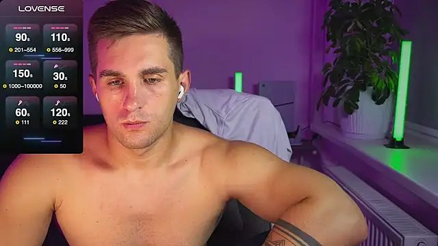 Snapshot of Sweeet__boy chatting on September 2025 12:14:01 AM Sweeet boy online show from September 2025 12:14:01 AM