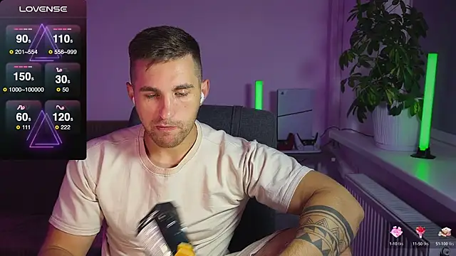 Snapshot of Sweeet__boy chatting on October 2025 02:14:01 PM Sweeet boy online show from October 2025 02:14:01 PM