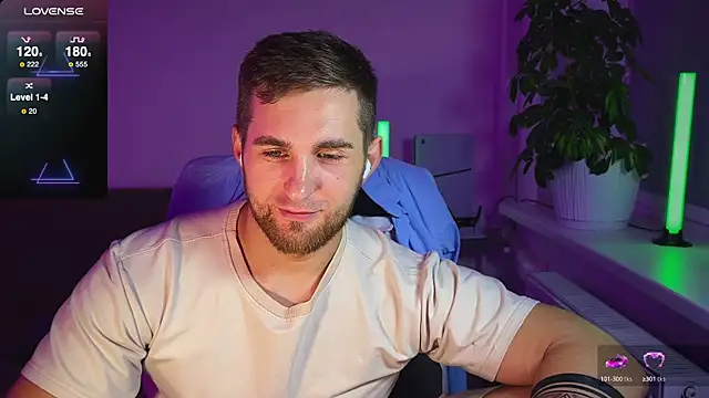 Snapshot of Sweeet__boy chatting on October 2025 10:10:01 PM Sweeet boy online show from October 2025 10:10:01 PM