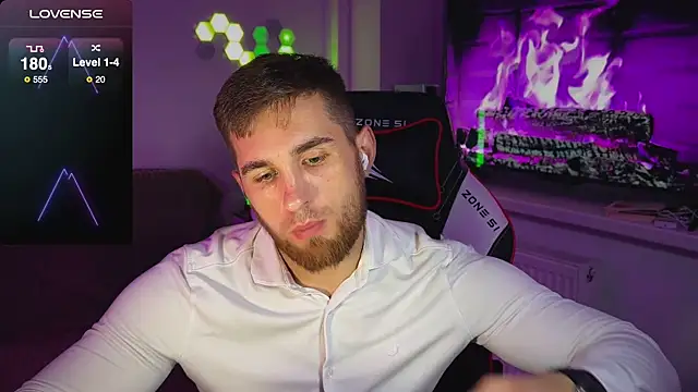 Snapshot of Sweeet__boy chatting on November 2025 03:25:02 PM Sweeet boy online show from November 2025 03:25:02 PM