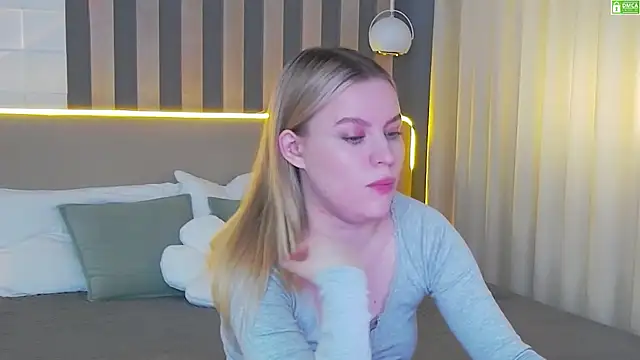 Snapshot of AmaliaBell chatting on May 2026 01:07:02 PM AmaliaBell online show from May 2026 01:07:02 PM