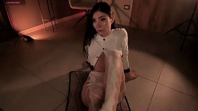 Snapshot of AmyArmstrong chatting on February 2025 02:48:02 AM AmyArmstrong online show from February 2025 02:48:02 AM