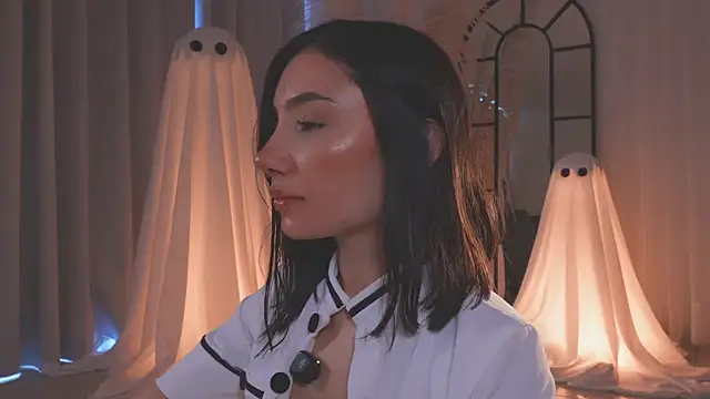 Snapshot of AmyArmstrong chatting on October 2025 09:04:01 PM AmyArmstrong online show from October 2025 09:04:01 PM