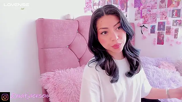 natalie jaensen online show from March 2025 02:33:02 PM