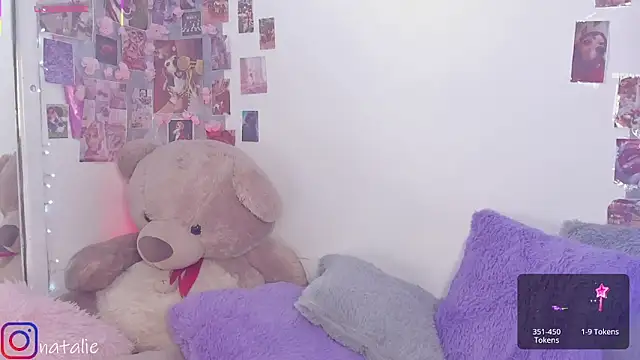 natalie jaensen online show from September 2025 07:47:02 PM