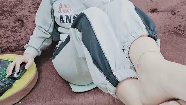 Sophie Secret online show from October 2025 09:31:01 PM