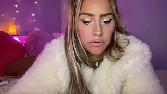 Fitnessbabe69 online show from December 2024 08:07:02 PM