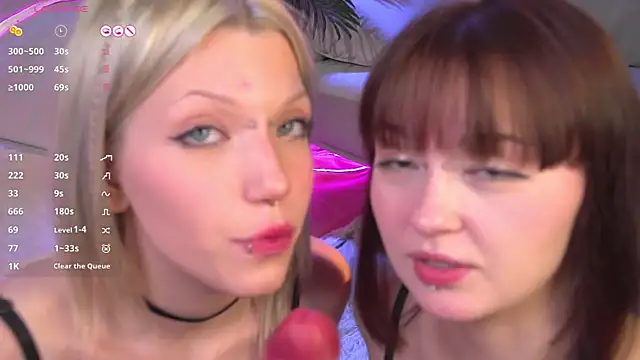 Snapshot of Wildneck chatting on December 2024 12:59:02 PM Wildneck online show from December 2024 12:59:02 PM